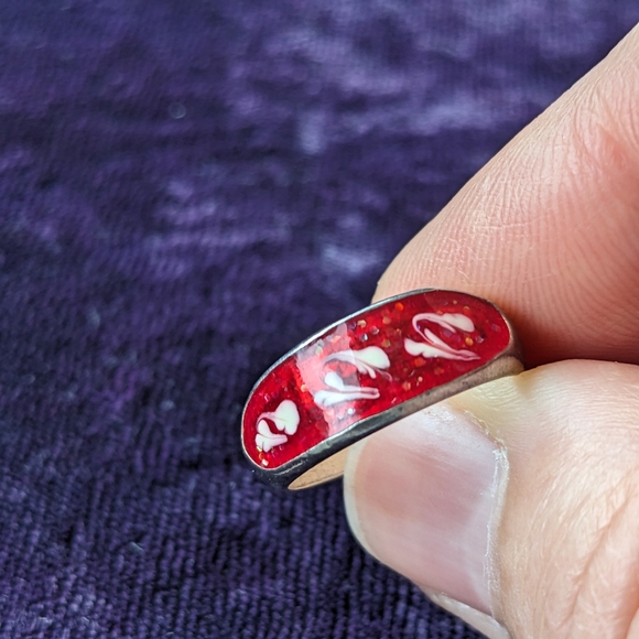 925 Sterling Silver Ring With Abstract Pattern On Red Sparkly Enamel - Picture 2 of 6